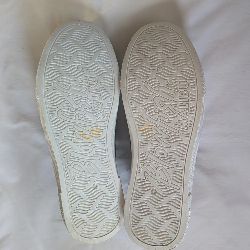 Playful Floral Women's Sneakers - Brown - Picture 4 of 4